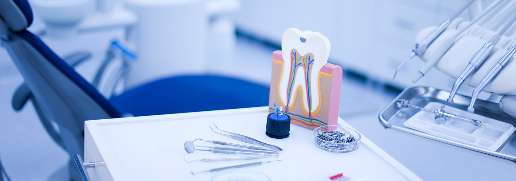 MKG Hamm, Experten bei Zahngesundheit - Fuhrmann - Slider - Zahn in Behandlungsraum